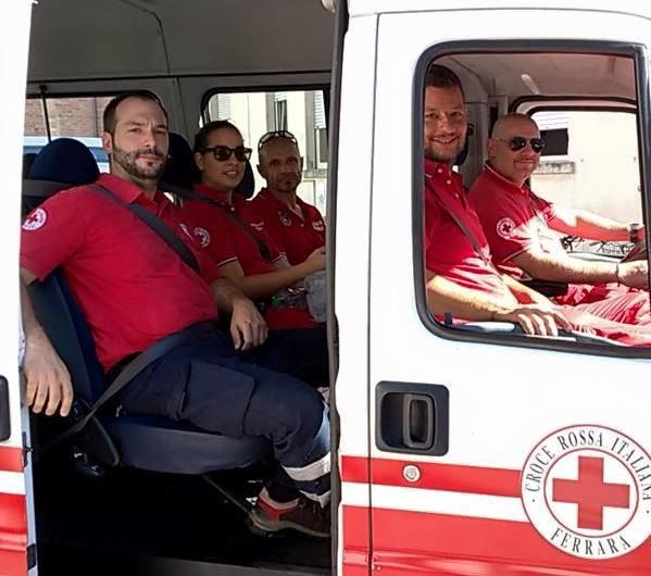 Croce rossa, 5 volontari e 1 militare 