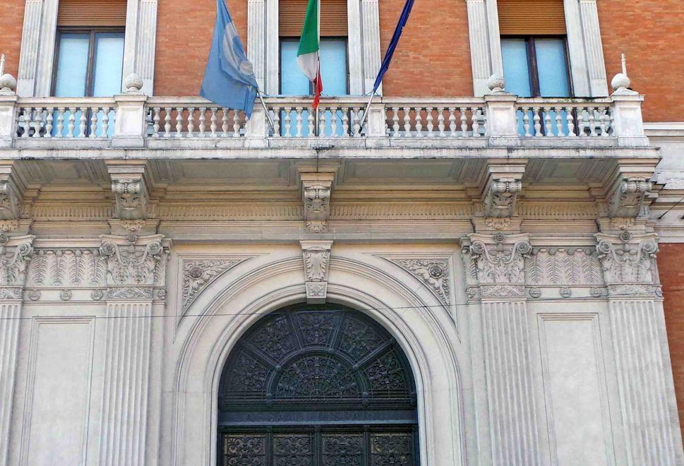 Banche, c’è lo ‘spezzatino’ Carife ritorna al passato 