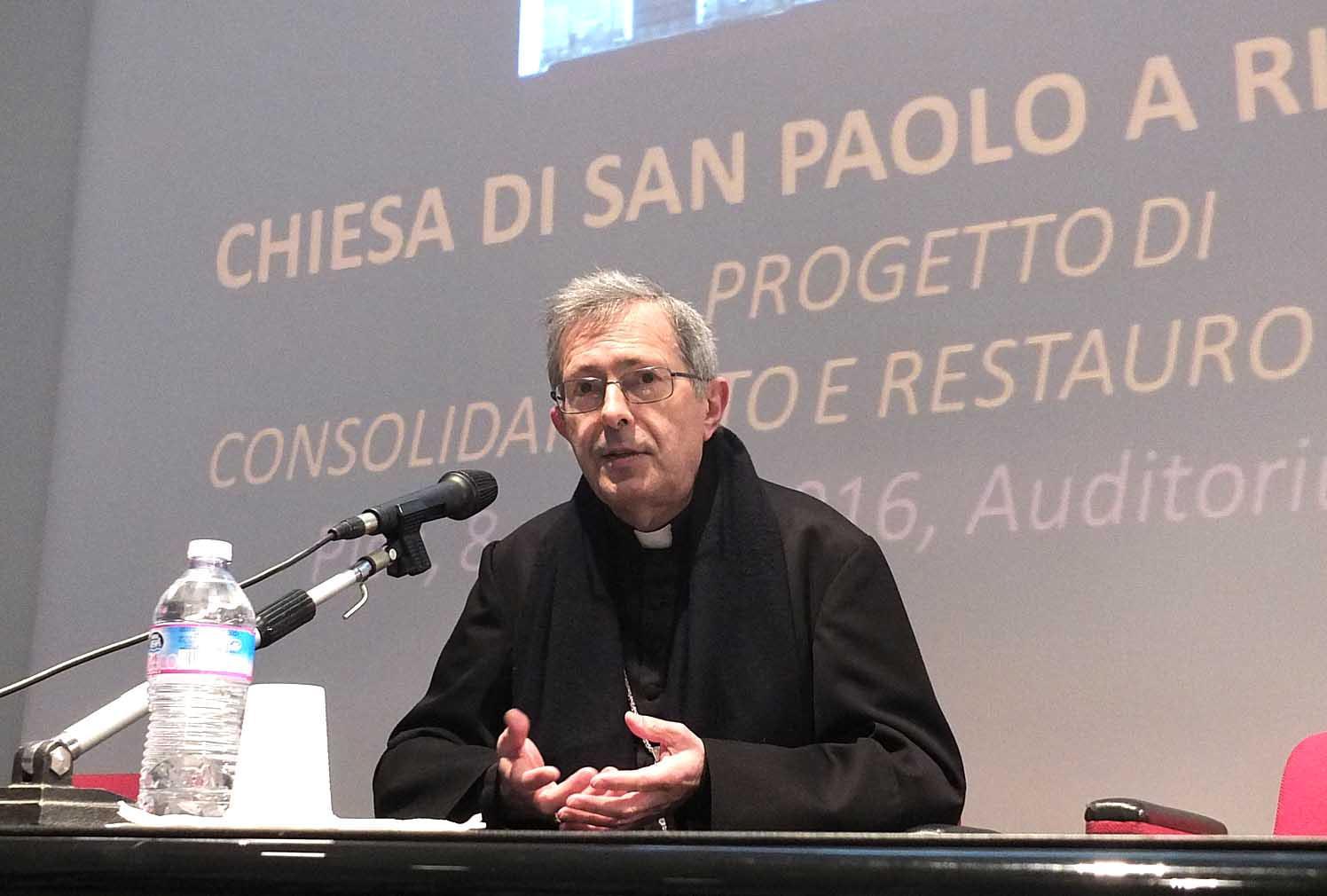L'arcivescovo di Pisa Benotto