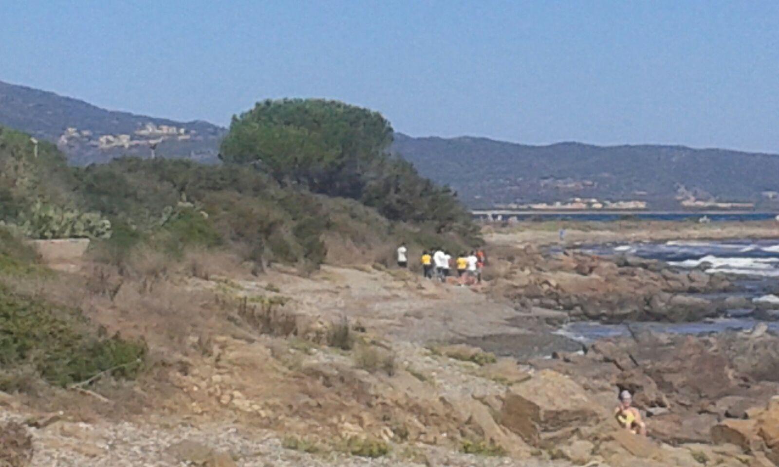 I soccorritori sulla scogliera dove è accaduta la tragedia