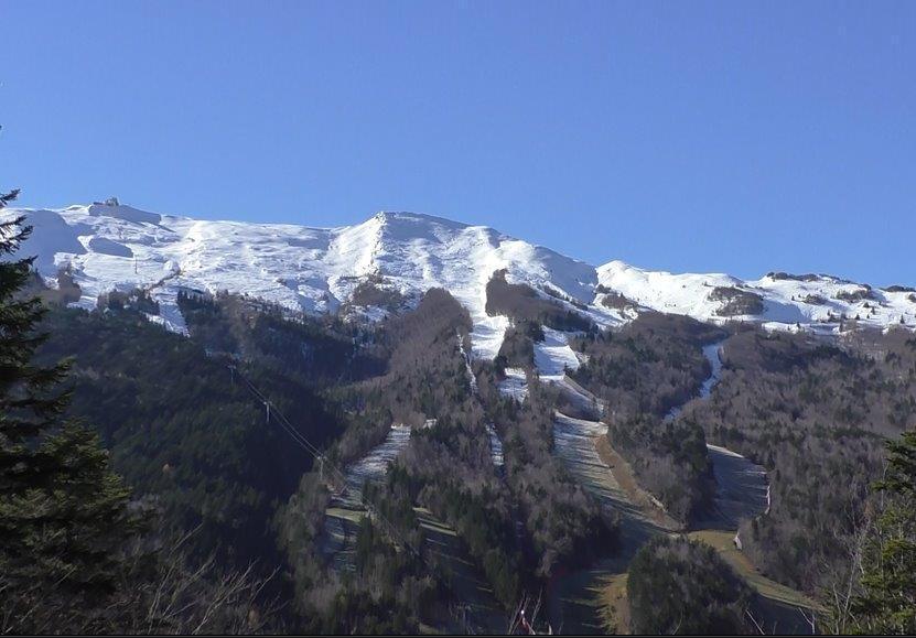 Il Libro Aperto ammantato di neve