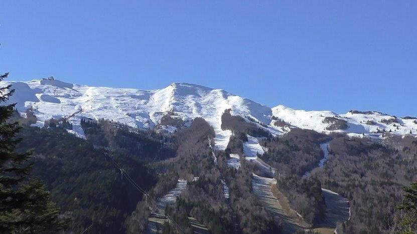 Il Libro Aperto ammantato di neve