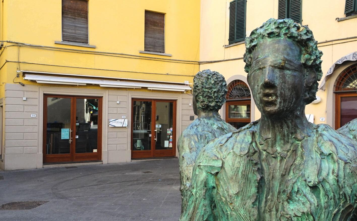 Guerra sui dehor, il Comune chiude per cinque giorni il ristorante Voronoi