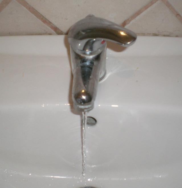 È ancora emergenza idrica: acqua non potabile