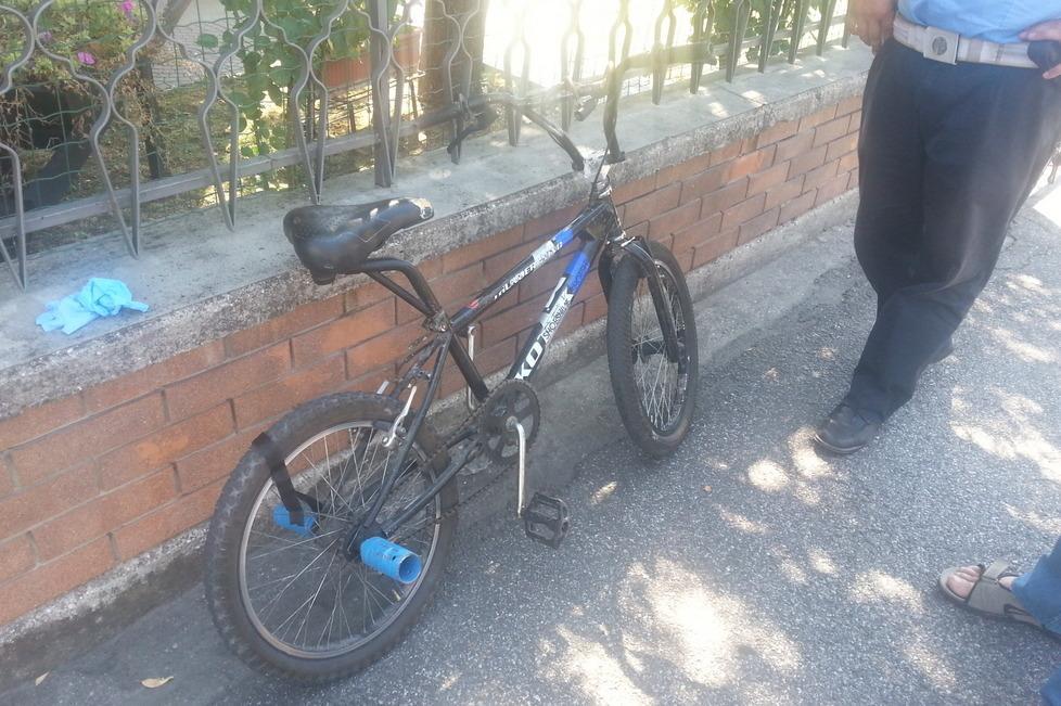 Cade dalla bicicletta 17enne all’ospedale