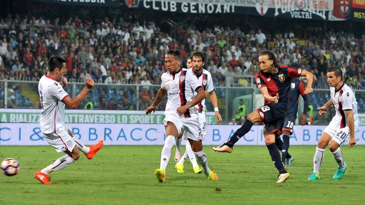 Isala e Bruno Alves non riescono a fermare Laxalt che porta il Genoa sul 2-1 nella gara giocata a “Marassi”