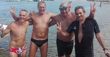 Traversata a nuoto di 4 amici nello stretto di Messina