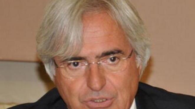 Buratti si difende: «Giusto onorare le vittime col silenzio»