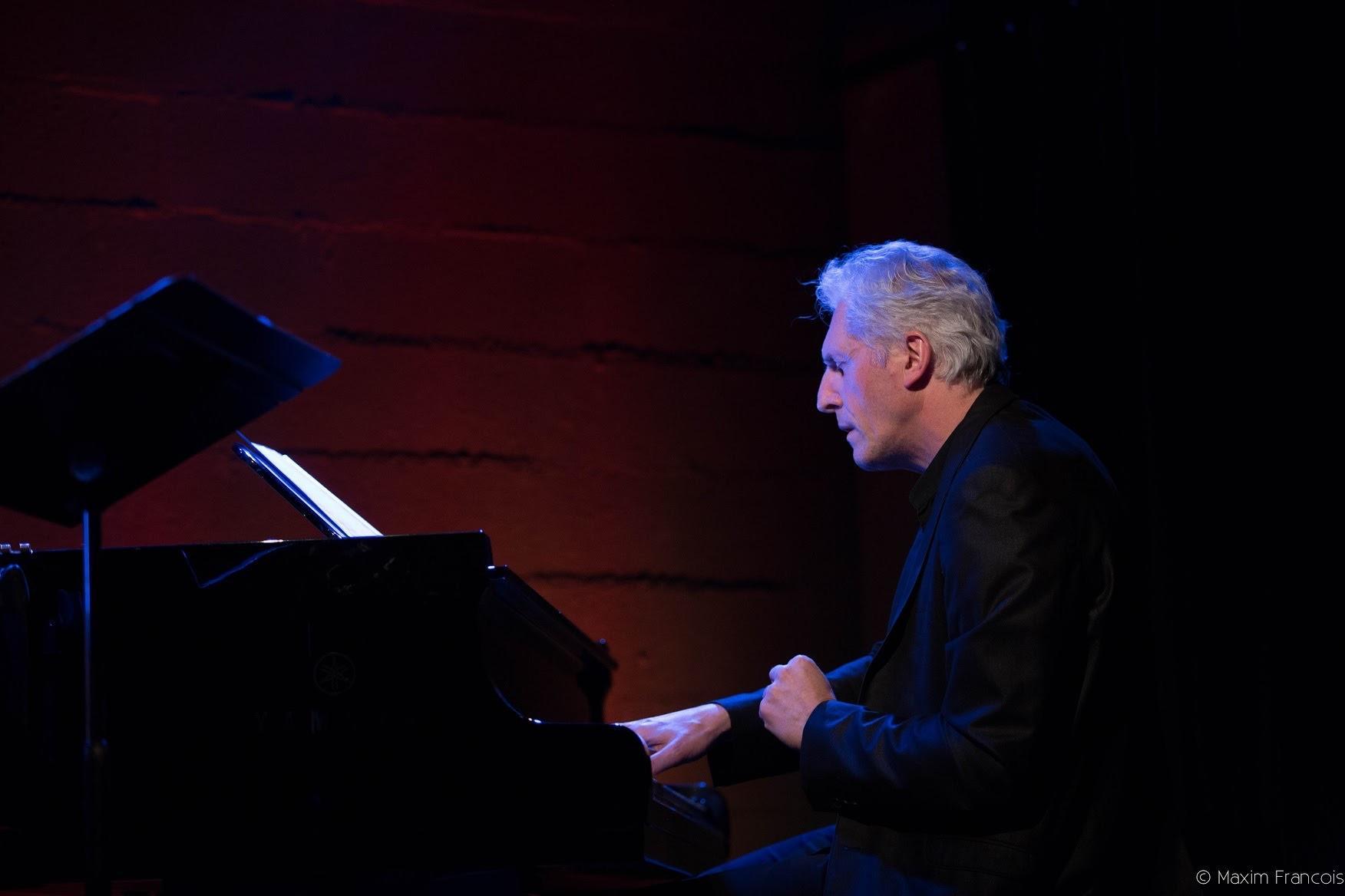 Il pianista francese Stephan Oliva