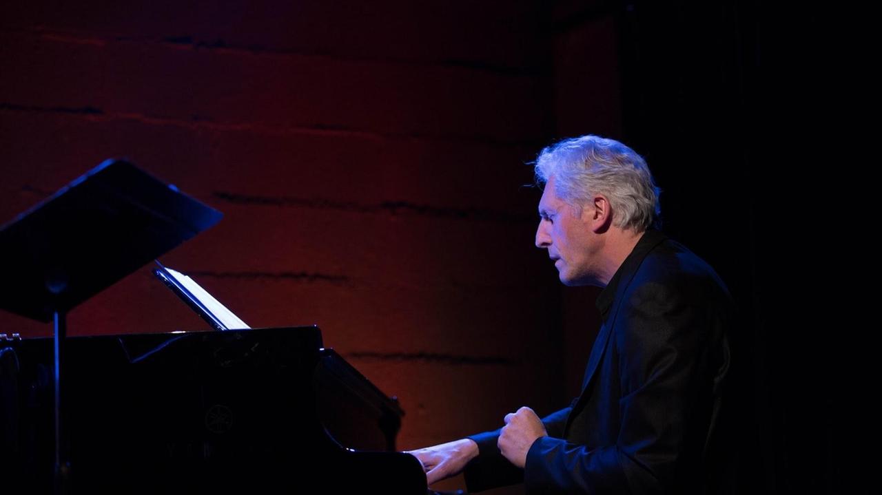 Il pianista francese Stephan Oliva