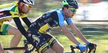 Testa e gambe, il volo di Michele Corradini 