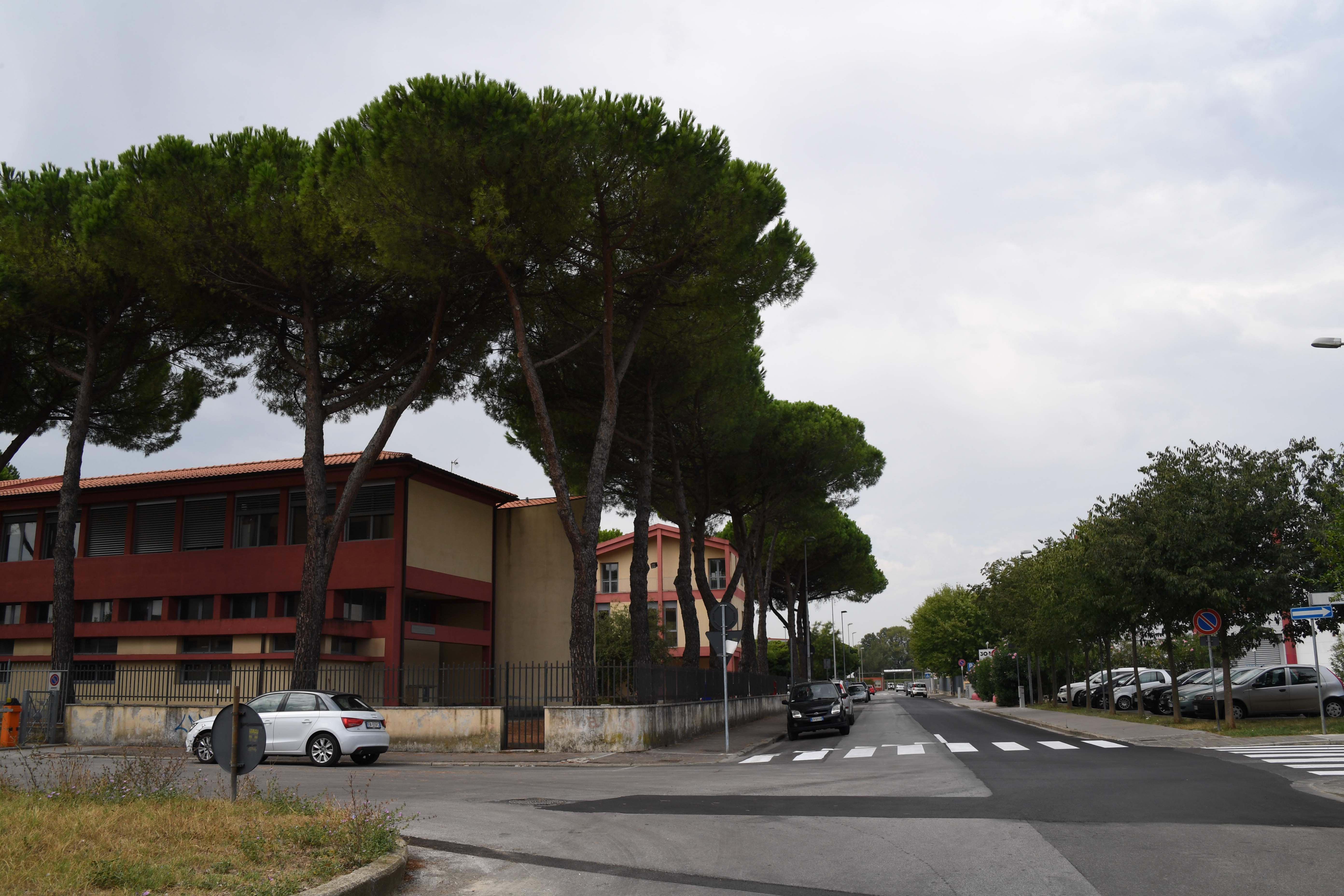 Una veduta della zona scolastica vicino all’istituto Montale (foto Franco SIlvi)