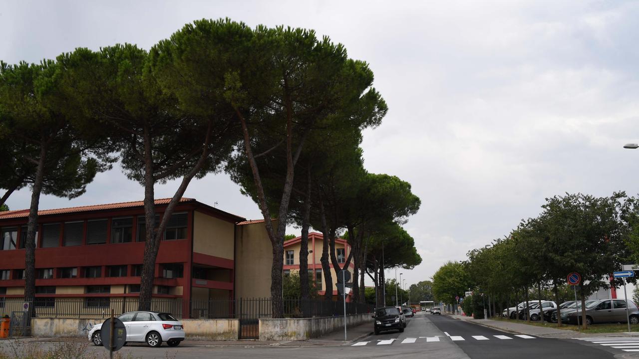 Una veduta della zona scolastica vicino all’istituto Montale (foto Franco SIlvi)