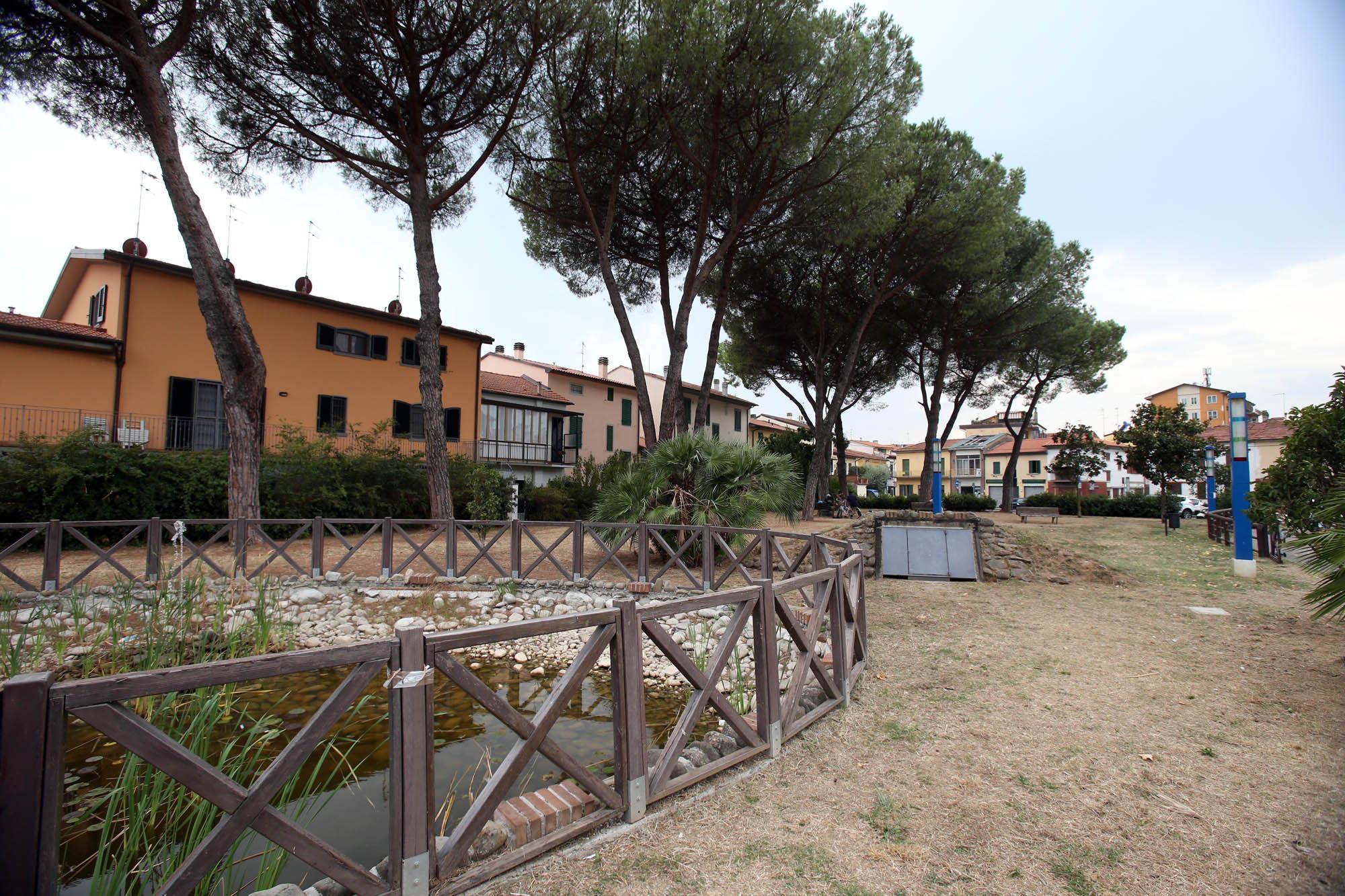 Il parco di via Cividale, alle spalle della stazione Montecatini Centro (foto Nucci)