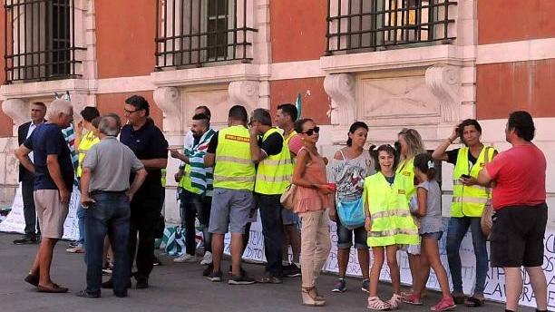 Costa, i lavoratori: "Adesso cosa faremo"