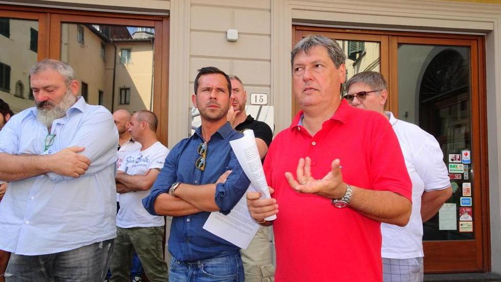 Guerra dei dehor, il Voronoi riapre senza ombrelloni