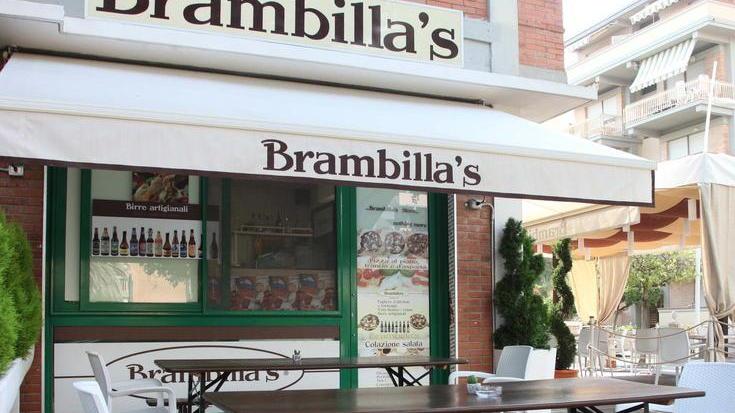 Servizio senza licenza nei guai una pizzeria