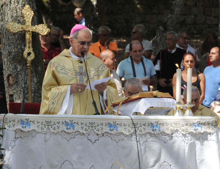 Il vescovo: «Diamo un futuro ai bambini» 