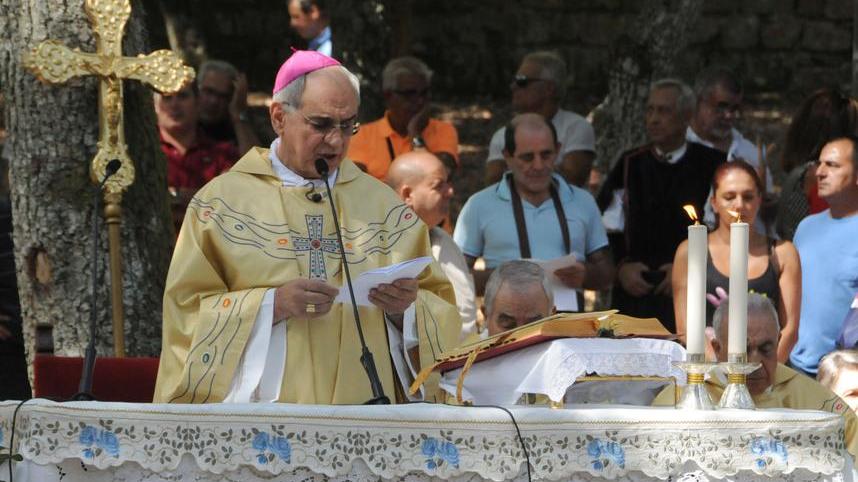 Il vescovo: «Diamo un futuro ai bambini»