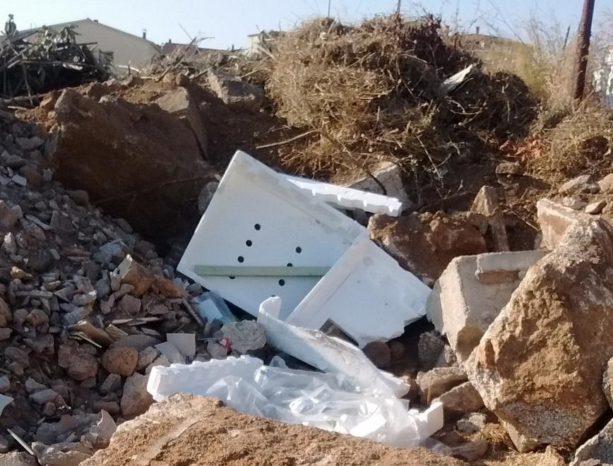 Telti, c’è una discarica nel centro abitato 
