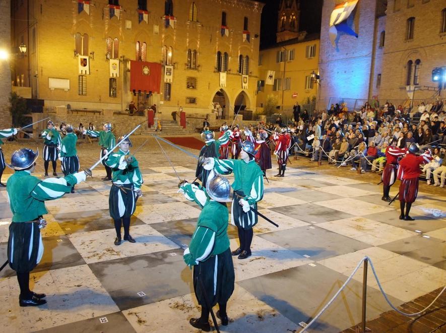 Un viaggio nel ’500 con la Dama vivente 