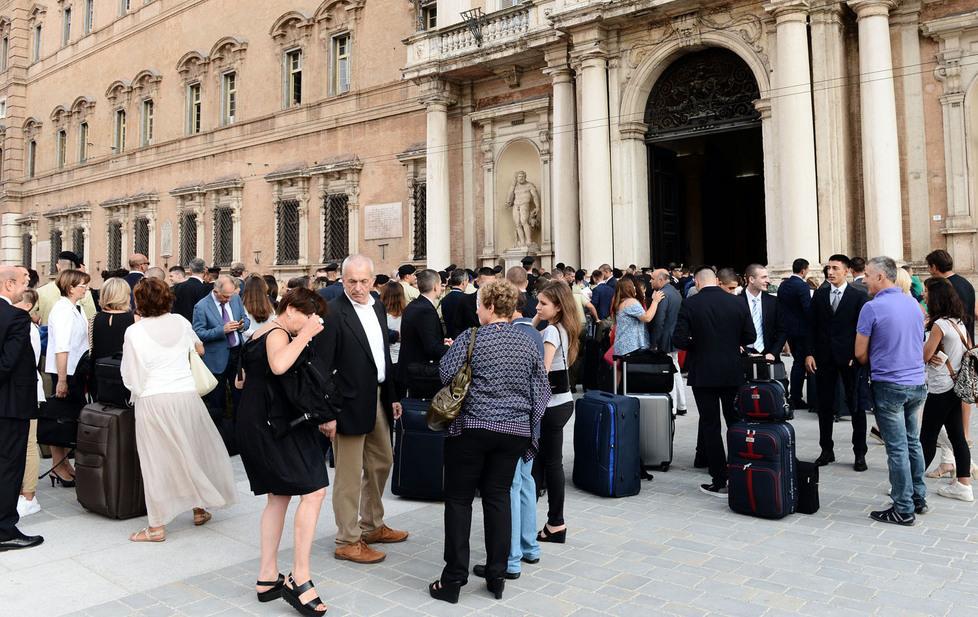 Aspiranti cadetti in fila in Accademia a caccia di un posto 