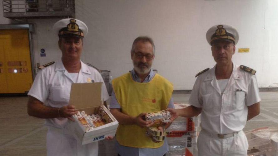 Donazione alla Caritas dalla Capitaneria