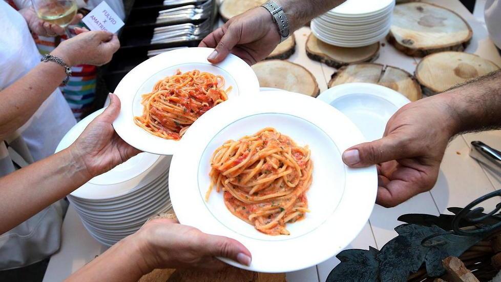 Sagre e feste paesane Dove c’è cibo si raccolgono fondi