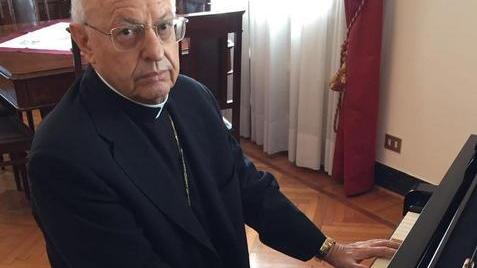 Il cardinale pianista incide il suo primo cofanetto