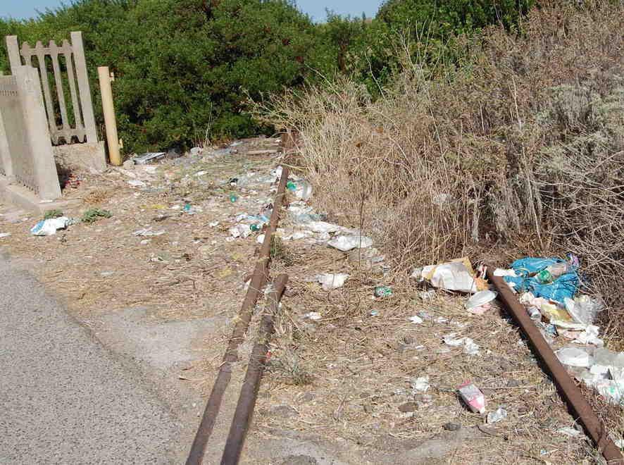 Via Fontana Vecchia è un immondezzaio 