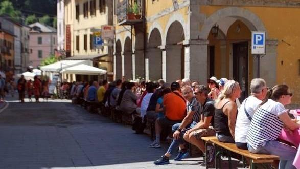 In 700 al pranzo in onore del Giro