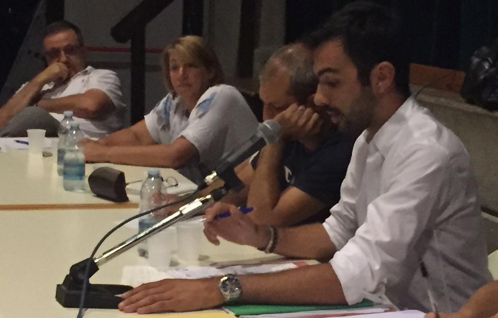 Fusione, un pasticcio Sulla procedura fischi e polemiche 