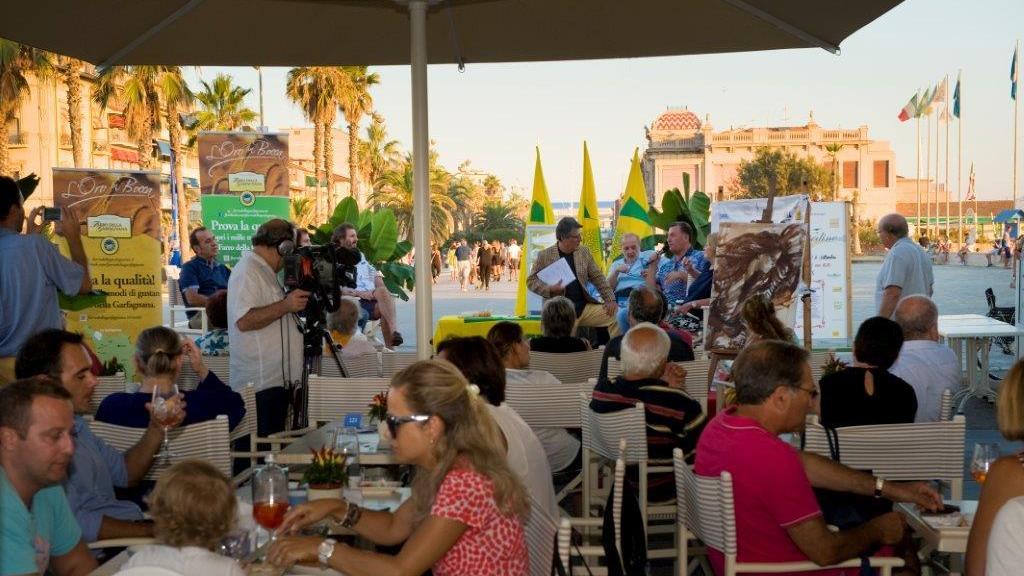 Il Caffè Fappani in Passeggiata a Viareggio