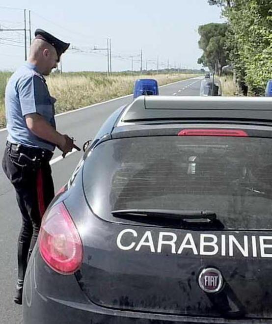 Carabiniere fuori servizio fa arrestare due scippatori 