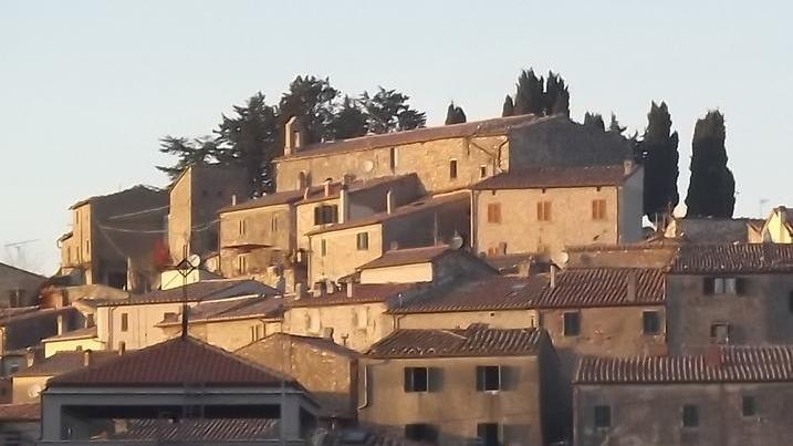 Castel del Piano aiuterà un imprenditore