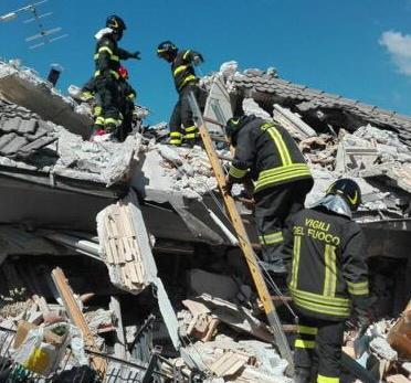 Ai vigili del fuoco livornesi anche il grazie di due band