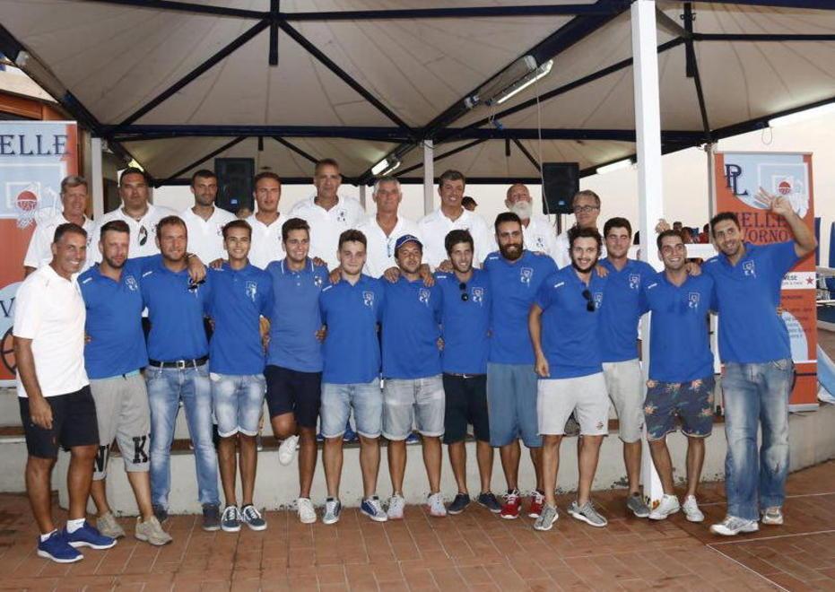 Staff, squadre e baby Il mondo della Pielle si tuffa ai Bagni Lido 