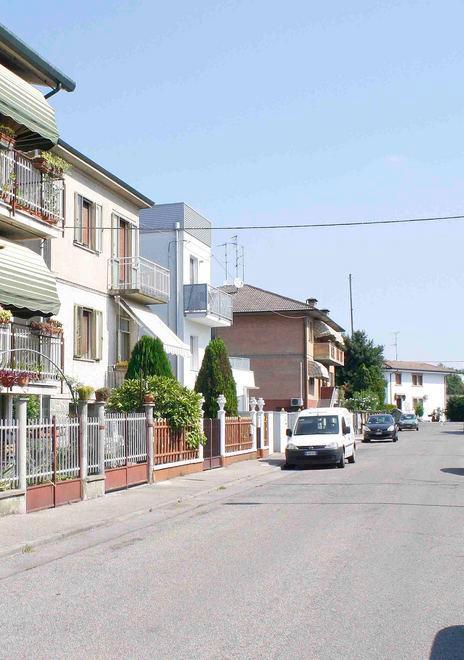 Tensioni in via Rambaldi:  «Intervenga il Comune» 