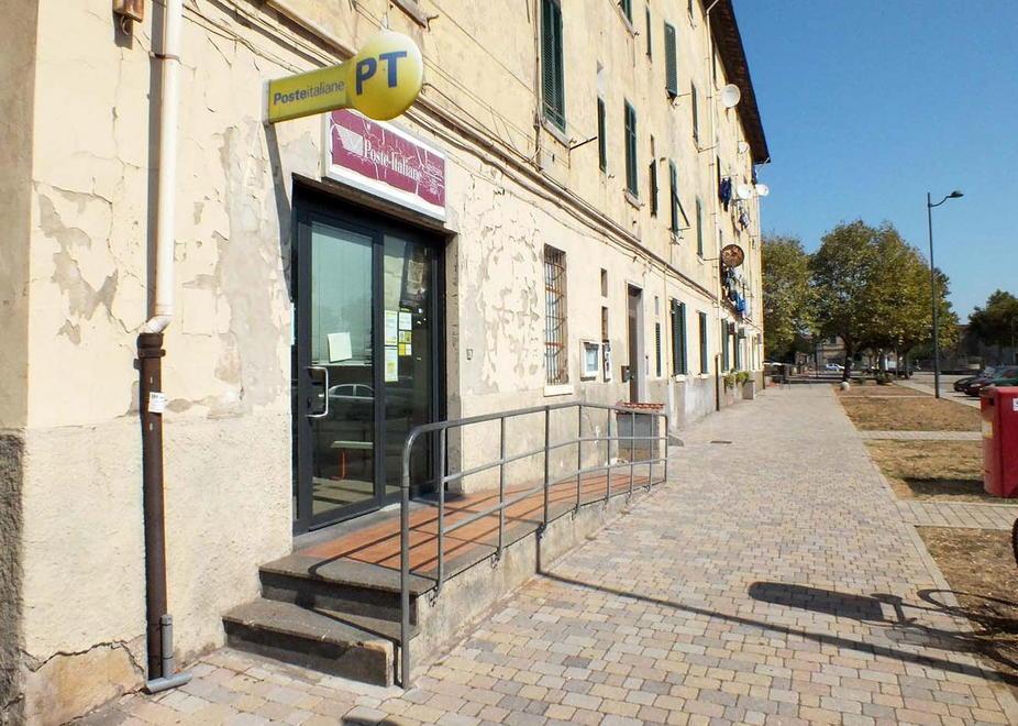 Assalto alle Poste: la direttrice salva le pensioni, i rapinatori la picchiano 