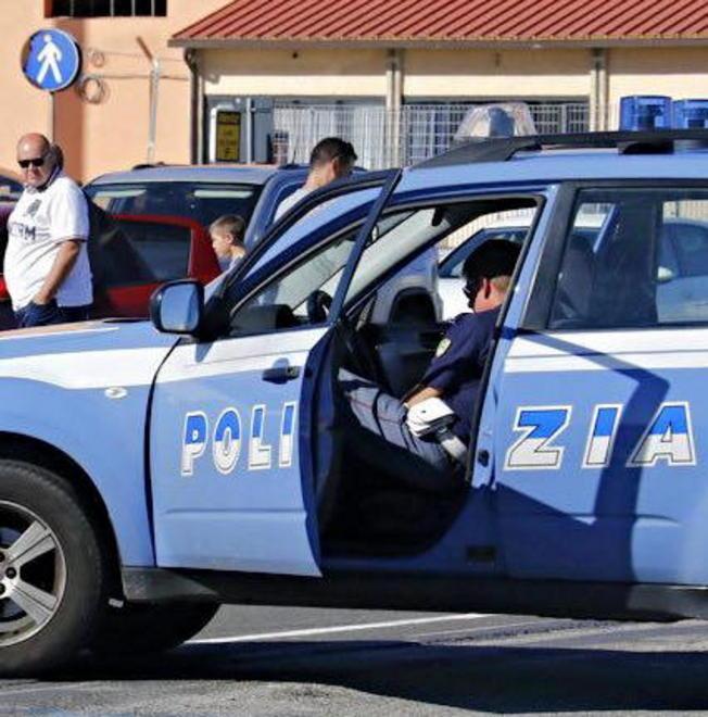 Operaio perseguita una donna dopo i lavori in casa 