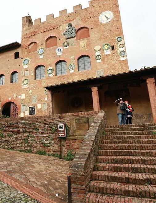Le spese infinite per Palazzo Pretorio dopo il restauro-flop 