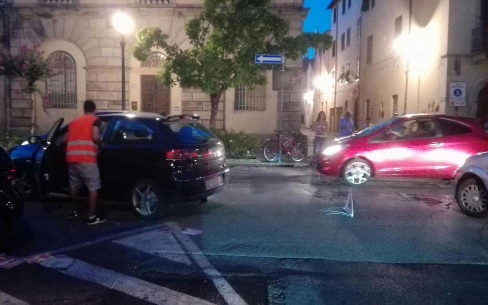 Auto contro bici in corso Garibaldi 