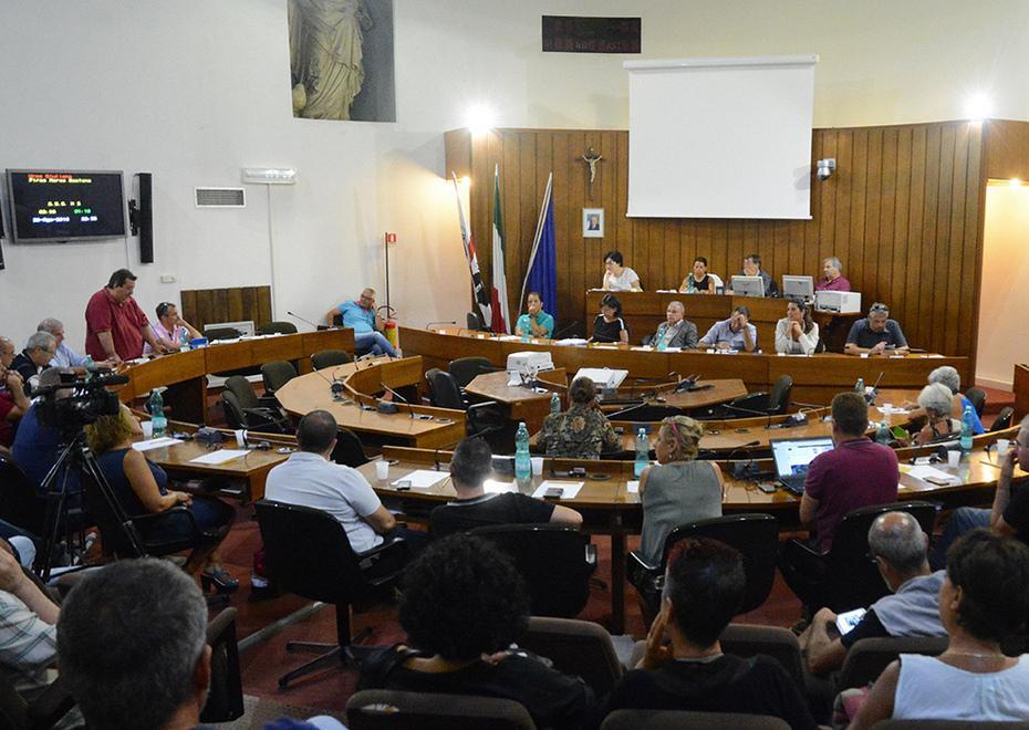 Dal Consiglio sì al referendum per dire addio ad Abbanoa