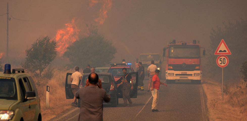 Incendi nel Montiferru «Intervenga la Regione» 
