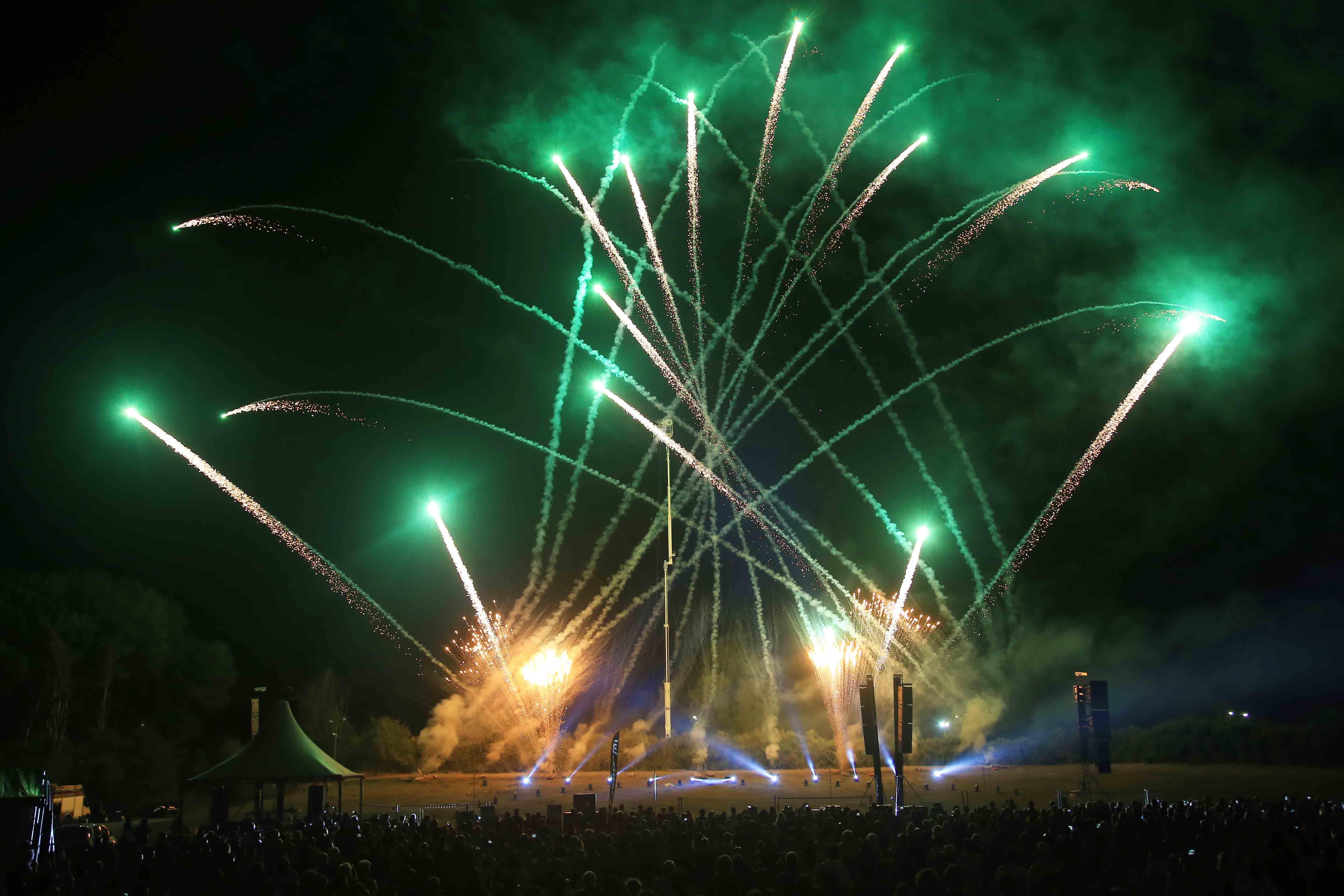 Festareggio, al Campovolo lo spettacolo dei fuochi danzanti