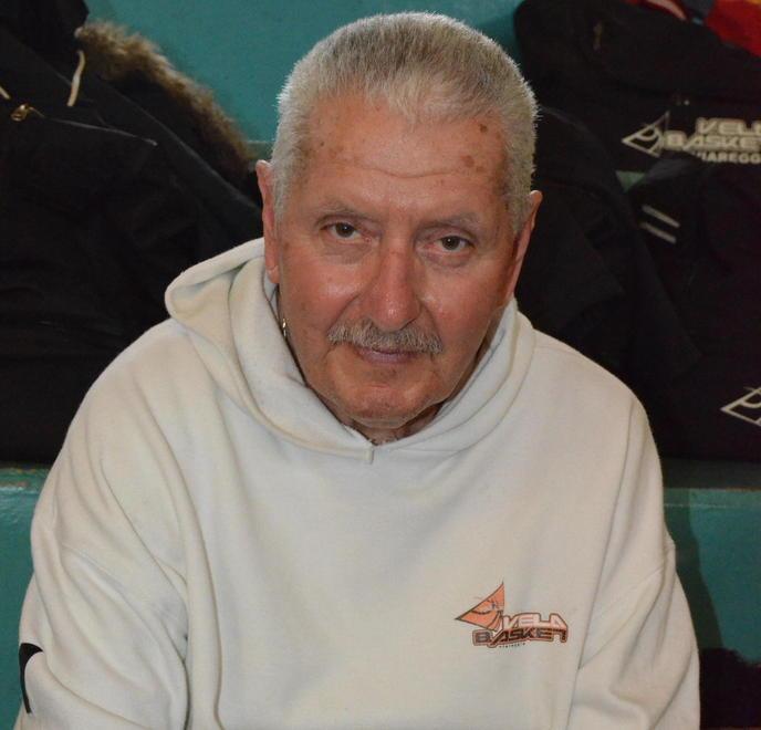 Lite basket-hockey sul prezzo degli allenamenti 