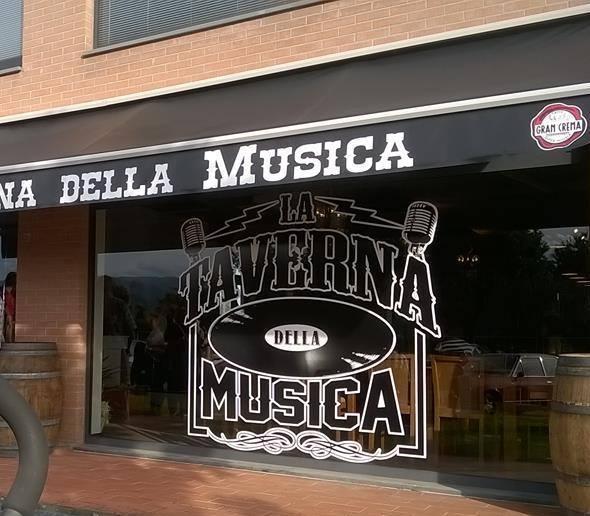 Alla Taverna della Musica spariti mixer e amplificatori