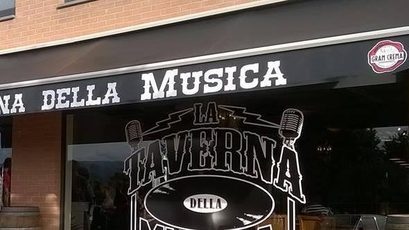 Alla Taverna della Musica spariti mixer e amplificatori