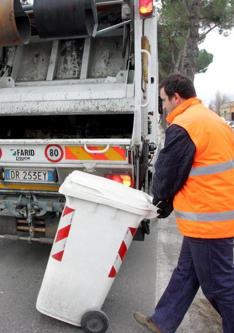 Raccolta differenziata dei rifiuti urbani in forte aumento 