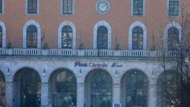 Uno sportello di primo soccorso in zona stazione